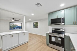2930 E Granada Rd in Phoenix, AZ - Building Photo