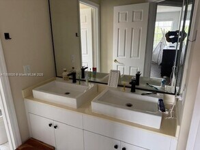2101 SW 176th Ave in Miramar, FL - Building Photo - Building Photo