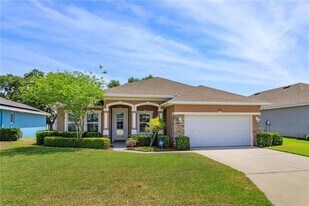 135 Eloise Oaks Dr in Winter Haven, FL - Building Photo