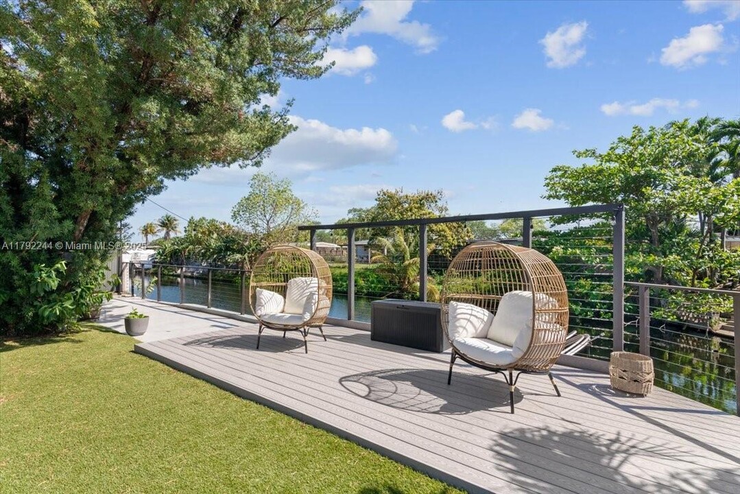 11430 SW 52nd Terrace in Miami, FL - Building Photo