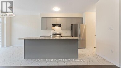 64 Monteith Dr in Brantford, ON - Building Photo - Building Photo