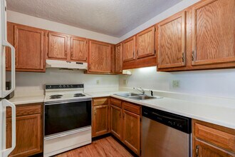 1341 Woodridge Dr in Knoxville, TN - Building Photo - Building Photo