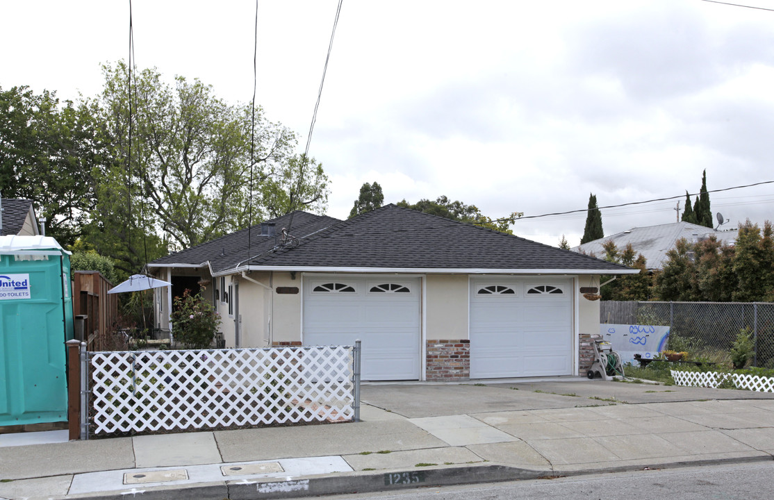 1235-1237 Ruby St in Redwood City, CA - Building Photo