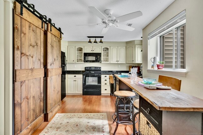 property at 74 Hollister Way S