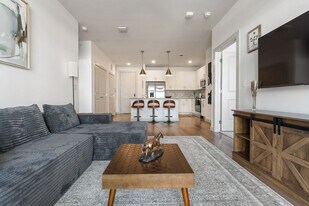 1301 Leah Ave, Unit SI FL1-ID1499096P in San Marcos, TX - Building Photo