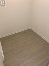 1-2401 Yorkville Ave in Toronto, ON - Building Photo - Building Photo