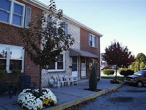 York Village Apartments in Hanover, PA - Building Photo - Building Photo