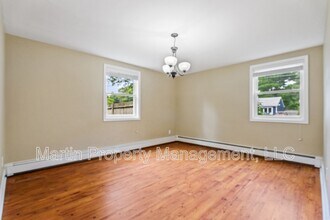 31 Wethersfield Rd in Natick, MA - Building Photo - Building Photo