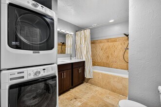 2419 Tremont Pl in Denver, CO - Foto de edificio - Building Photo