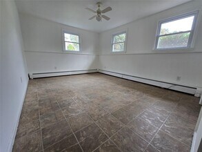 11 Reservoir Rd in Highland, NY - Building Photo - Building Photo