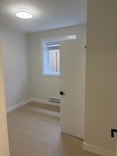 8 Leam Rd in Nanaimo, BC - Building Photo - Building Photo