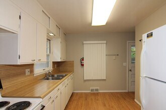 1630 Morningside Dr in Iowa City, IA - Building Photo - Building Photo