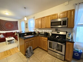 42 Delle Ave, Unit 2 in Boston, MA - Building Photo - Building Photo