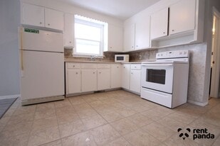 2620 Victoria Ave E in Thunder Bay, ON - Building Photo