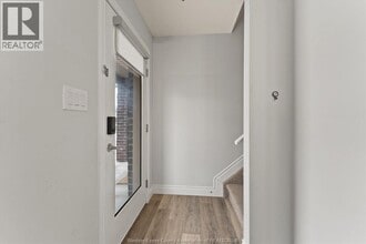 204 Beechwood Dr in Lakeshore, ON - Building Photo - Building Photo