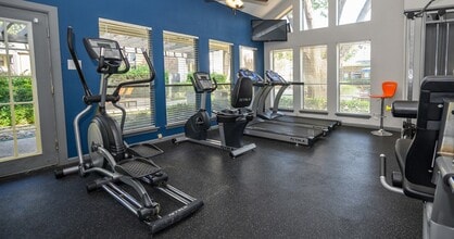 Ridgeview Place Apartments in Irving, TX - Foto de edificio - Building Photo