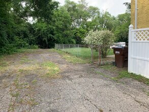 3340 W Galbraith Rd, Unit 1 in Cincinnati, OH - Foto de edificio - Building Photo