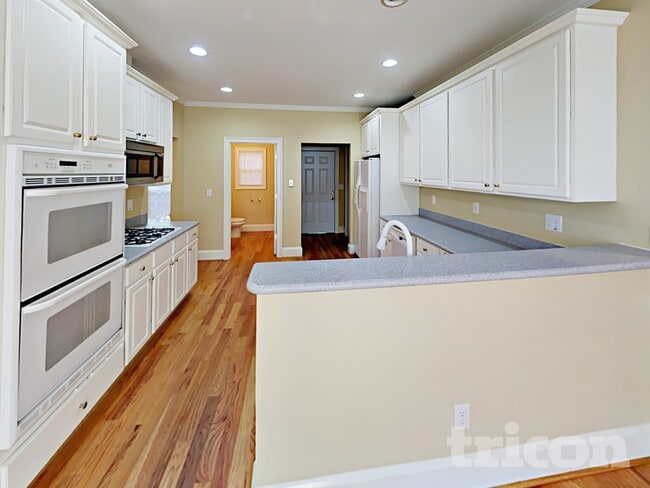 6156 Pritchett Dr in Powder Springs, GA - Foto de edificio - Building Photo