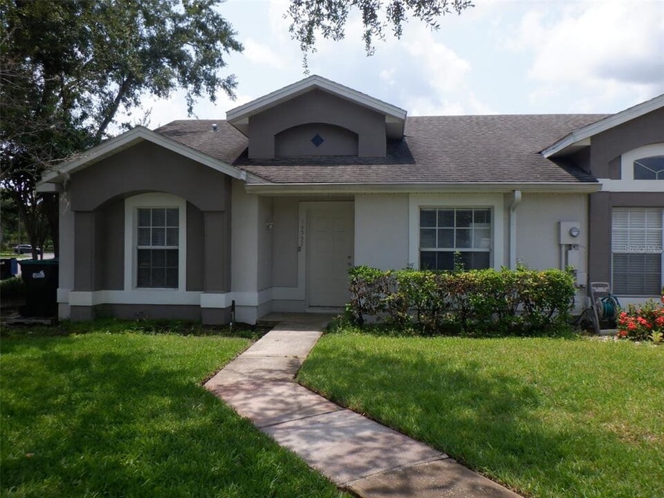 14557 Laguna Beach Cir in Orlando, FL - Building Photo