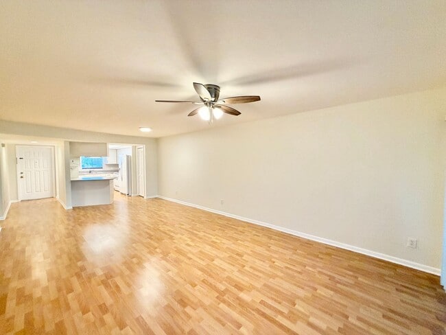 175 Cypress Way E in Naples, FL - Building Photo - Building Photo