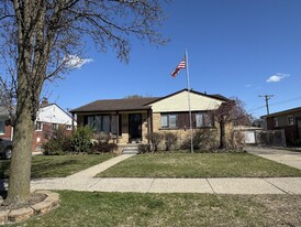 1142 Shenandoah Dr in Clawson, MI - Building Photo