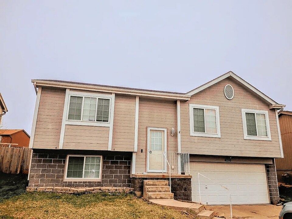 4216 N 171st St in Omaha, NE - Building Photo