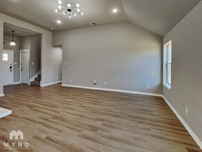 5401 Ashworth Ct in Granbury, TX - Foto de edificio - Building Photo