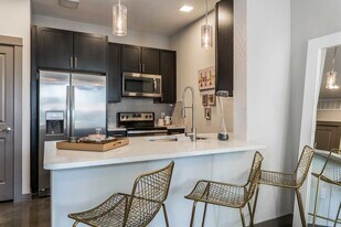 1111 N Durham Dr in Houston, TX - Building Photo