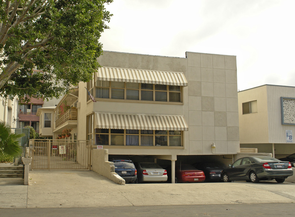 1338 N Detroit St in Los Angeles, CA - Building Photo