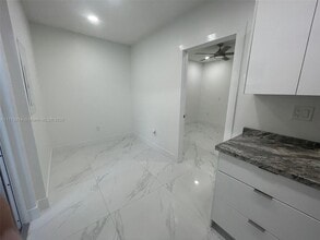 15426 SW 168th Terrace, Unit 2 in Miami, FL - Building Photo - Building Photo