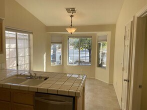 9828 Double Rock Dr in Las Vegas, NV - Building Photo - Building Photo