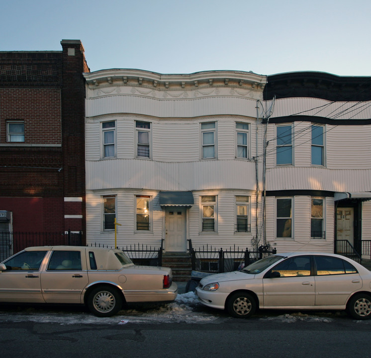 201 Highland Pl in Brooklyn, NY - Building Photo