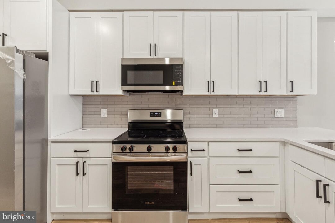 1808 E Hagert St in Philadelphia, PA - Building Photo