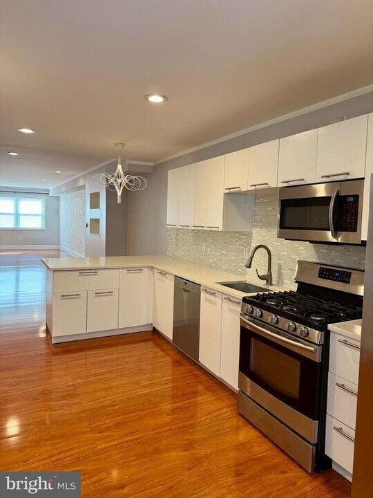 2709 E Clearfield St in Philadelphia, PA - Building Photo