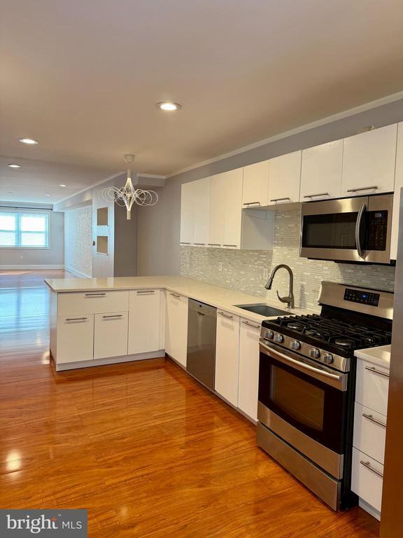 property at 2709 E Clearfield St