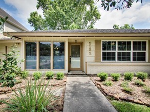 5132 Mimosa Dr in Bellaire, TX - Building Photo - Building Photo