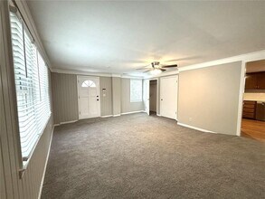 558 Dorsey Cir SW in Lilburn, GA - Foto de edificio - Building Photo