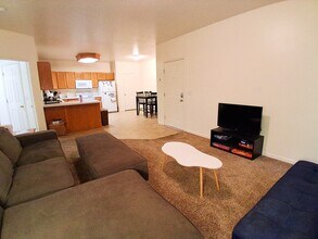 416 N Seven Peaks Blvd in Provo, UT - Building Photo - Building Photo