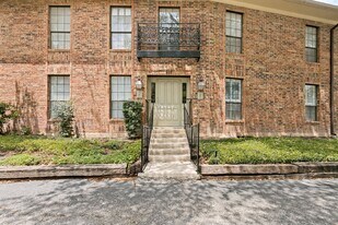 201 Ellwood St in Alamo Heights, TX - Building Photo