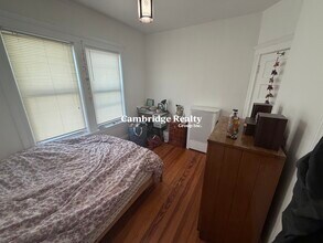 100 W Adams St, Unit 100 in Somerville, MA - Building Photo - Building Photo