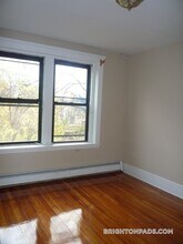 1682 Commonwealth Ave in Boston, MA - Building Photo - Building Photo