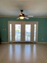 255 E Scenic Dr in Pass Christian, MS - Foto de edificio - Building Photo