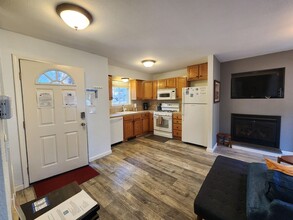12485 Northwoods Blvd in Truckee, CA - Building Photo - Building Photo
