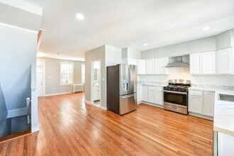 1120 Chicago St SE in Washington, DC - Building Photo - Building Photo