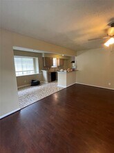 10306 Twin Hills Ct in Houston, TX - Foto de edificio - Building Photo