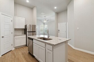 473-473 Nespral Dr in San Antonio, TX - Building Photo - Building Photo