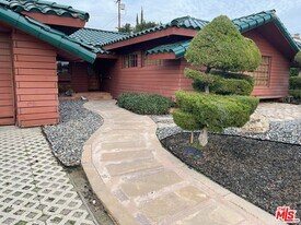 19923 Labrador St in Los Angeles, CA - Building Photo