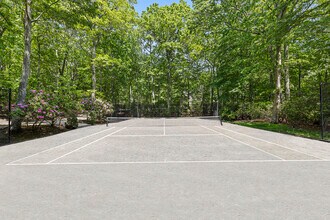 2795 Deerfield Rd in Sag Harbor, NY - Building Photo - Building Photo