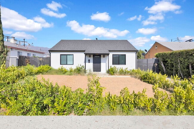 property at 2206 N Brighton St