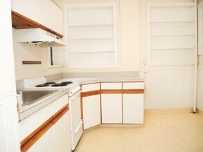 1370 Beacon St, Unit 2 in Brookline, MA - Building Photo - Building Photo